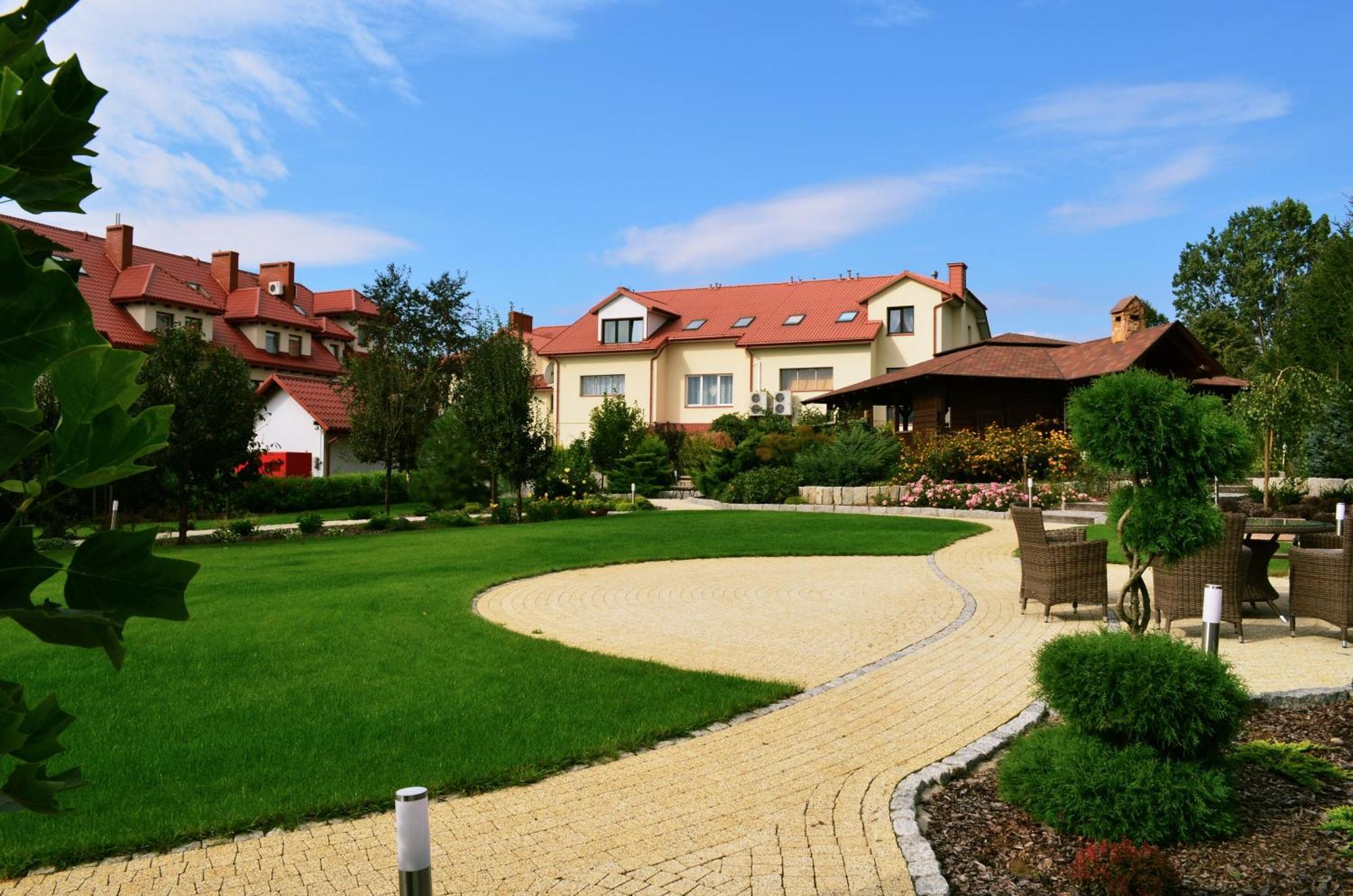 Hotel Panorama Ostrowiec Świętokrzyski エクステリア 写真