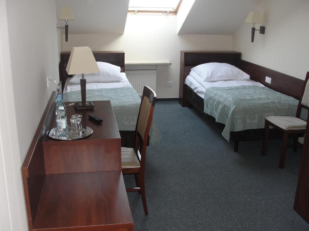 Hotel Panorama Ostrowiec Świętokrzyski エクステリア 写真
