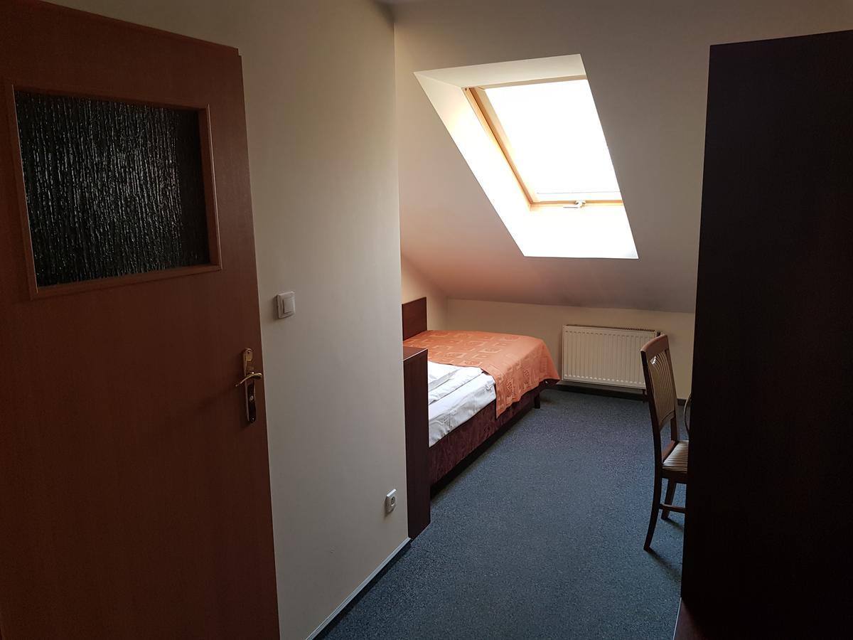 Hotel Panorama Ostrowiec Świętokrzyski エクステリア 写真