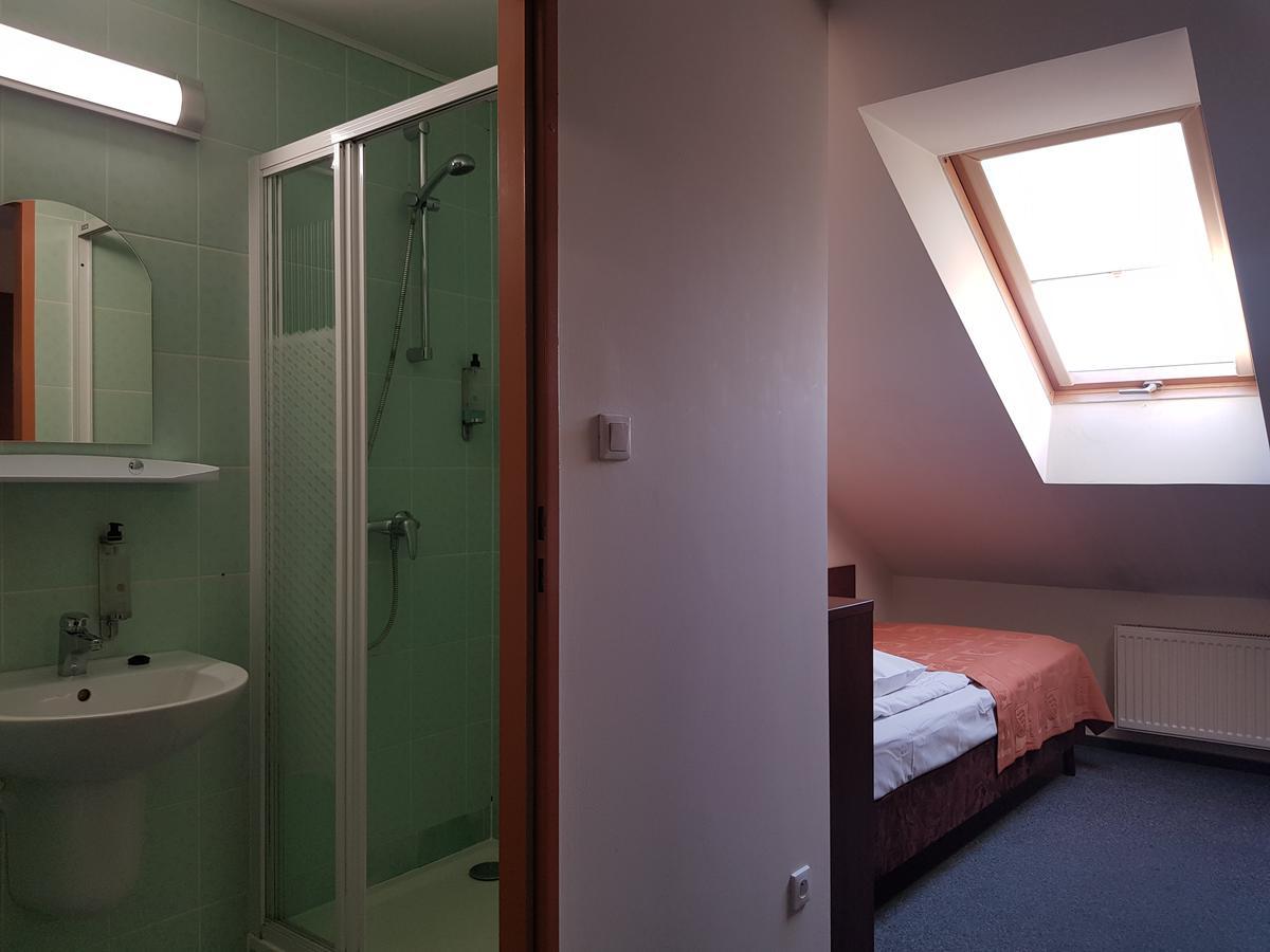 Hotel Panorama Ostrowiec Świętokrzyski エクステリア 写真