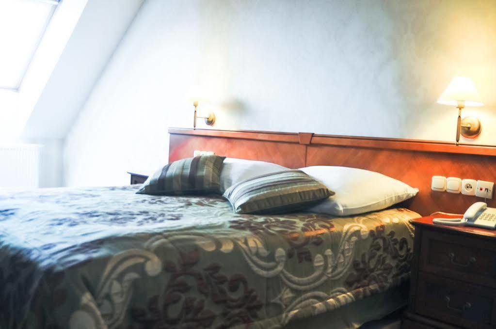 Hotel Panorama Ostrowiec Świętokrzyski エクステリア 写真